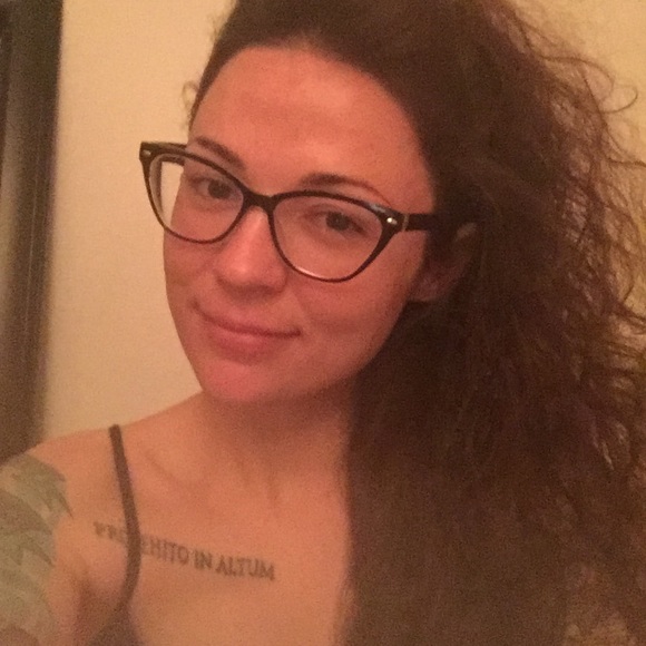 Meet your Posher, Janine - Picture 5 of 7